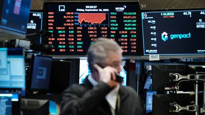 Trabajadores en la Bolsa de Valores de Nueva York (NYSE)