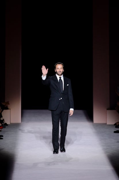 El diseñador Tom Ford, saludando tras uno de sus desfiles.