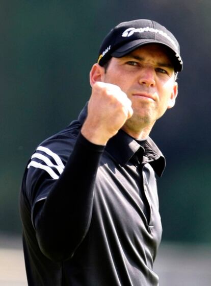 Sergio García celebra un golpe en el torneo de Golf HSBC de 2008 en Shanghai.