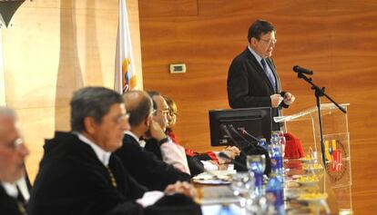 Ximo Puig, presidente de Generalitat valenciana, en la apertura de curso de la Universidad Miguel Hern&aacute;ndez de Elche.