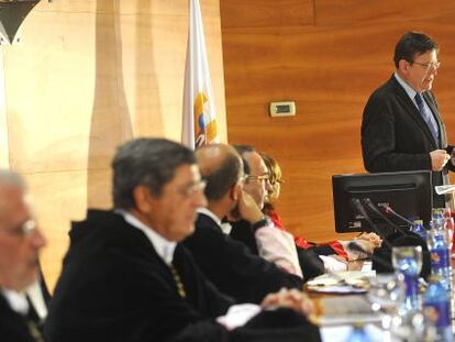 Ximo Puig, presidente de Generalitat valenciana, en la apertura de curso de la Universidad Miguel Hern&aacute;ndez de Elche.