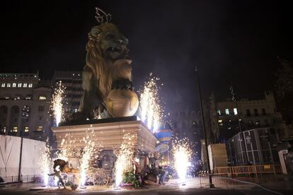 Según el concejal de Cultura Festiva de Valencia, Pere Fuset, "este reconocimiento es un gran estímulo para buscar la excelencia y la mejora constante en todos los valores que abarca nuestra fiesta". En la imagen, un monumento de cartón-piedra en las Fallas.