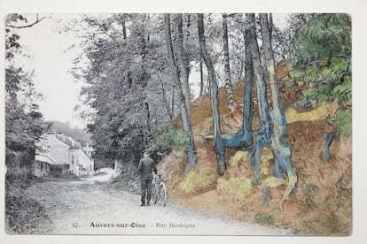 Postal de Anvers-sur-Oise donde se reconocen las raíces de los árboles que inspiraron a Vincent van Gogh.