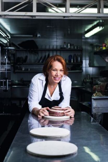 Leonor Espinosa, en su restaurante en Bogotá.