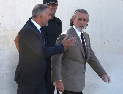 Francisco Correa entrando a la Audiencia Nacional para el juicio de la Gürtel.