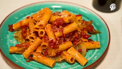 Pasta con tomate: la receta para adultos con cuatro ingredientes