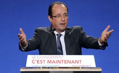 El candidato socialista Francois Hollande, el lunes en un mitin en Lorient.