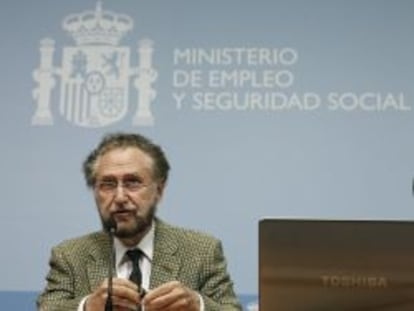 El presidente del comit&eacute; de expertos que han hecho el informe sobre el factor de sostenibilidad de las pensiones, V&iacute;ctor P&eacute;rez D&iacute;az. EFE/Archivo