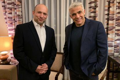 Naftali Bennett, a la izquierda, y Yair Lapid, el pasado 3 de junio.