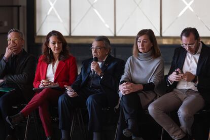 Jos Mara Lassalle, Cristina Monge, Manuel Escudero, Francina Armengol y ?scar Puente en el primer foro que la Fundacin Avanza ha celebrado este jueves en el Crculo de Bellas Artes.