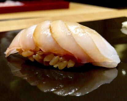 NIGIRI DE DORADA / CAPEL