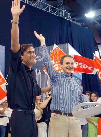 Rodríguez Zapatero, con el candidato canario López Aguilar.