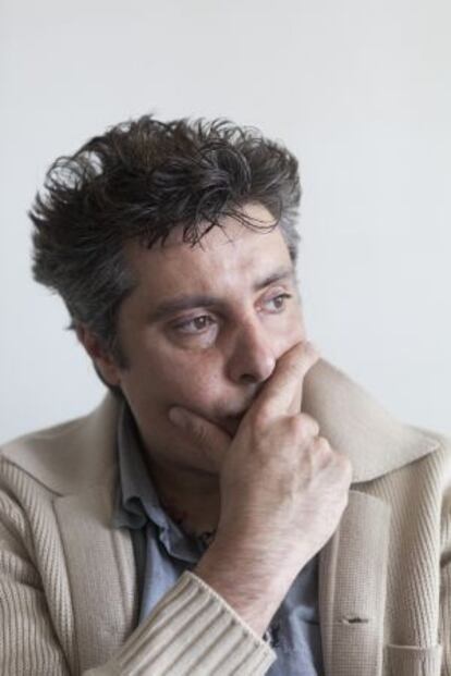 Elías Fernández, en su casa de Lugo.