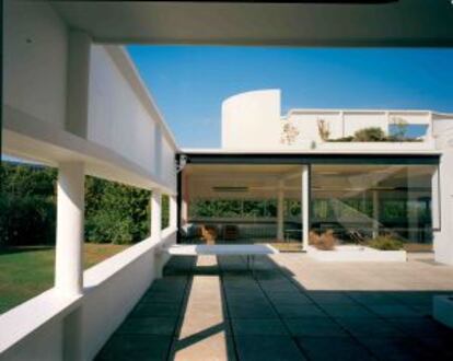 Interior de la Villa Savoye, de Le Corbusier, en Poissy (Francia).