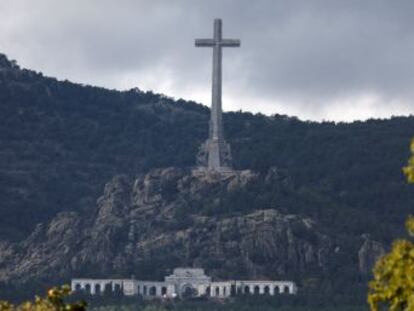 El hijo del golpista Tejero y el prior del Valle oficiarán una misa en Mingorrubio. Algunas de las personas que participan en el operativo han recibido amenazas de grupos de ultraderecha