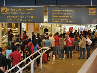 Movimiento en el aeropuerto internacional de Brasilia, en imagen de archivo.