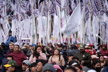 Miles de simpatizantes escuchan el discurso de Claudia Sheinbaum. 