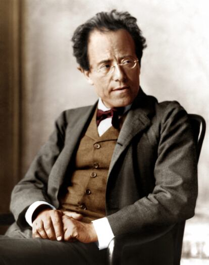 Tras la Segunda Guerra Mundial, los directores de orquesta encumbran a Gustav Mahler (1860-1911) a su dimensión crucial en la historia de todas las artes.