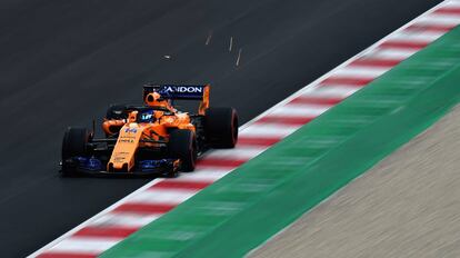 Fernando Alonso, durante la jornada de entrenamientos en Montmeló.