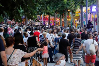 Concentración de gente en la fiesta mayor de Terrasa a pesar del coronavirus