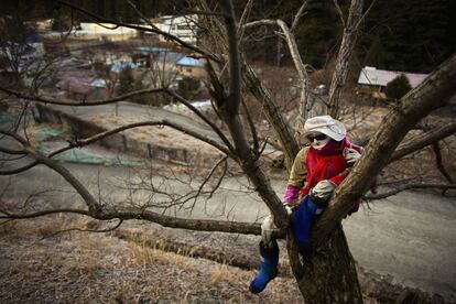 En el pueblo de Nagoro (Japón) vive Ayano, una mujer que se dedica desde hace 13 años a fabricar muñecos a tamaño real con los que representa a los habitantes que ya se han ido del lugar y con ellos recrea la vida cotidiana que antaño tenía la aldea. En la imagen, un muñeco que se parece a su padre.