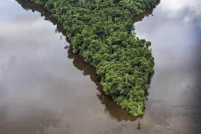 Península no meio do Jari, afluente do rio Amazonas.