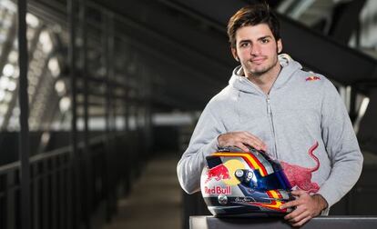 Carlos Sainz júnior con la equipación de Toro Rosso. 