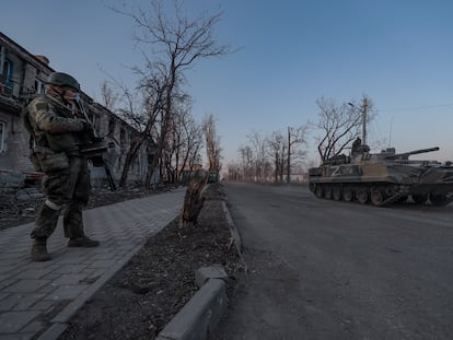 Tropas ucranias el pasado sábado en una localidad ucrania cerca de Donetsk.