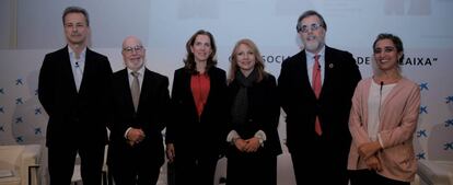 Fernando Garrido (Mapfre), Ángel Alloza (Corporate Excellence), Isabel López Triana (Canvas), Raquel Azcárraga (Bankinter), Miguel López-Quesada (Dircom) y Calaudina Caramuti (Canvas) participaron en un coloquio tras la presentación de 'Approaching the Future'.