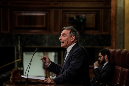 Enrique de Santiago, diputado de Podemos, durante su intervención.