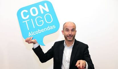 Cubián en el photo-call de los Premios Populares 2014 este invierno.