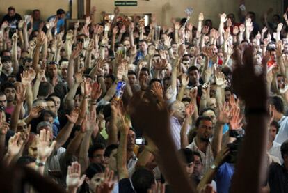 Asamblea de trabajadores de Metro de Madrid. Los paros han colapsado la capital en las horas punta.