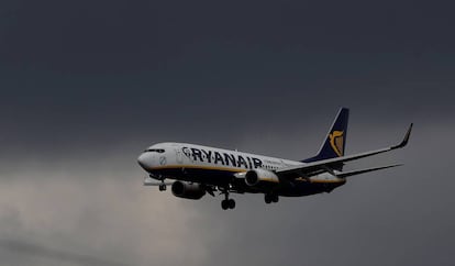 Un avi&oacute;n de Ryanair 