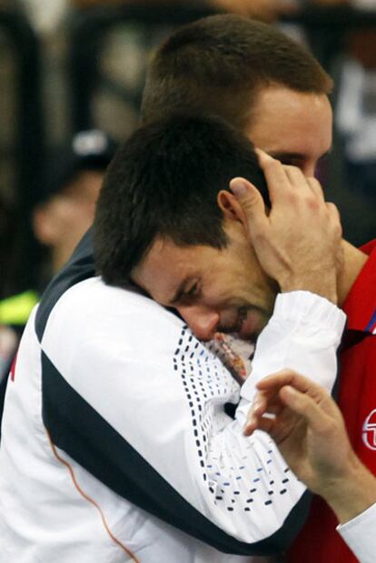 Djokovic se lamenta tras abandonar.