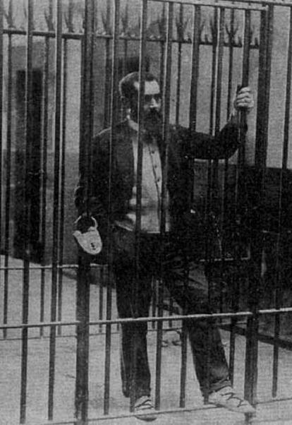 Sabino Arana (Bilbao, 1865-1903), en la cárcel de Larrinaga en 1902.