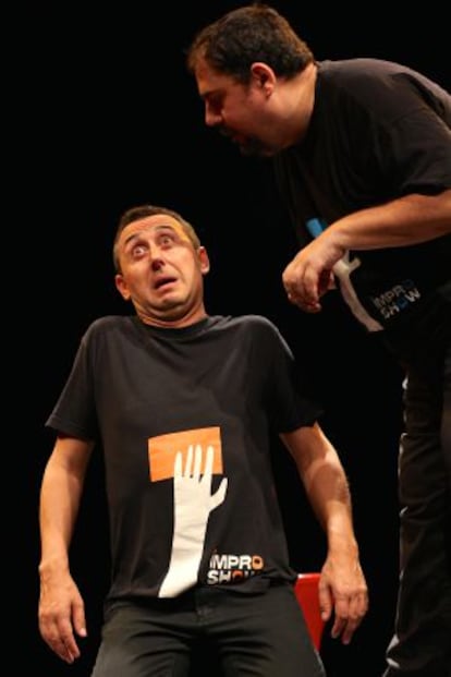 Un momento del espectáculo 'Improshow', de la compañía PlanetaImpro, en Barcelona.