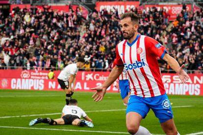 Stuani celebra su gol ante el Valencia, este sábado.