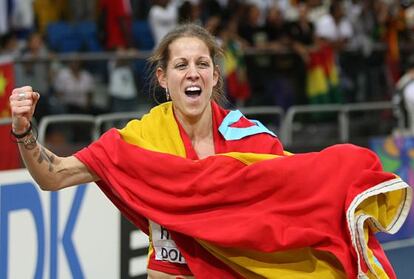 La española Natalia Rodríguez, celebra la segunda plaza en la carrera final de los 1. 500 metros femeninos en los Campeonatos Mundiales de Atletismo en Pista Cubierta, celebrados en Doha.