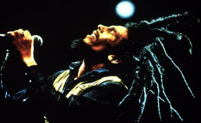 Bob Marley, durant una actuació.