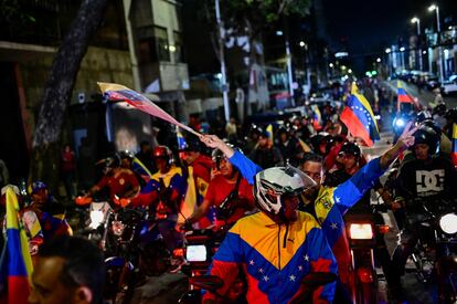 El Consejo Nacional Electoral (CNE) dio pasada la medianoche como ganador de las elecciones presidenciales a Nicolás Maduro con el 51,2% de los votos frente al 44,2% del opositor Edmundo González Urrutia.