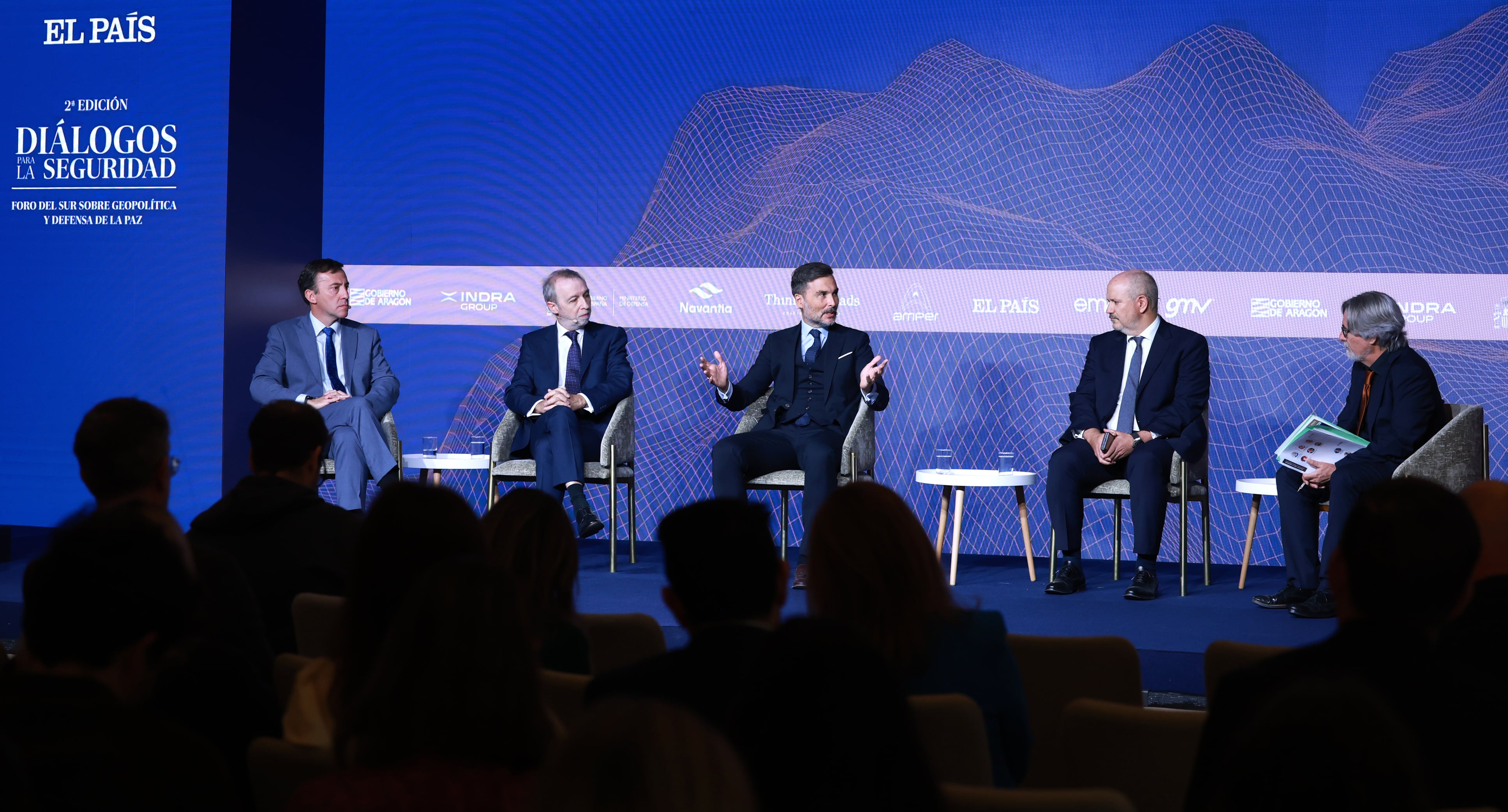 Imagen de la mesa redonda 'La industria de la defensa ante su mayor desafío europeo', en el marco del encuentro 'Diálogos para la Seguridad'. 