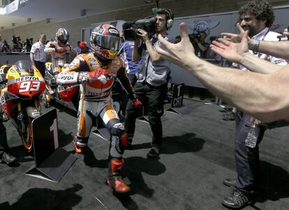 Marc Márquez a la llegada a boxes.