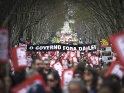 Manifestación convocada por los sindicatos de CGTP y STAL contra las medidas de austeridad del gobierno, en Lisboa, Portugal. EFE/Archivo