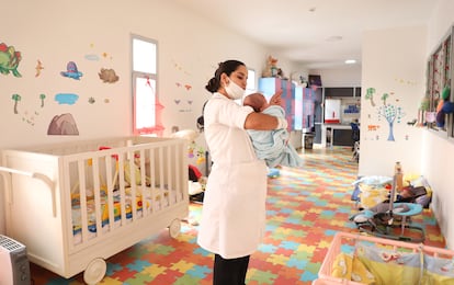 Guardera de hijos de madres solteras en hogar de acogida Casablanca Marruecos