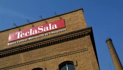 Fachada del Centre Cultural de la Tecla Sala, en L'Hospitalet.