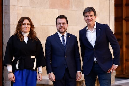 El presidente de la Generalitat, Pere Aragonès, con consejera de Presidencia, Laura Vilagrà, y el que era su jefe de su gabinete, Sergi Sabrià.