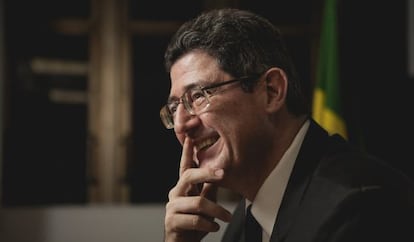 El ministro Joaquim Levy durante la entrevista, el mi&eacute;rcoles, en su despacho. 