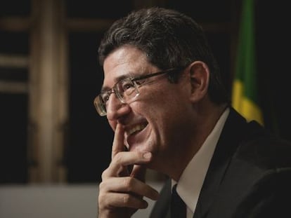 El ministre Joaquim Levy al seu despatx.