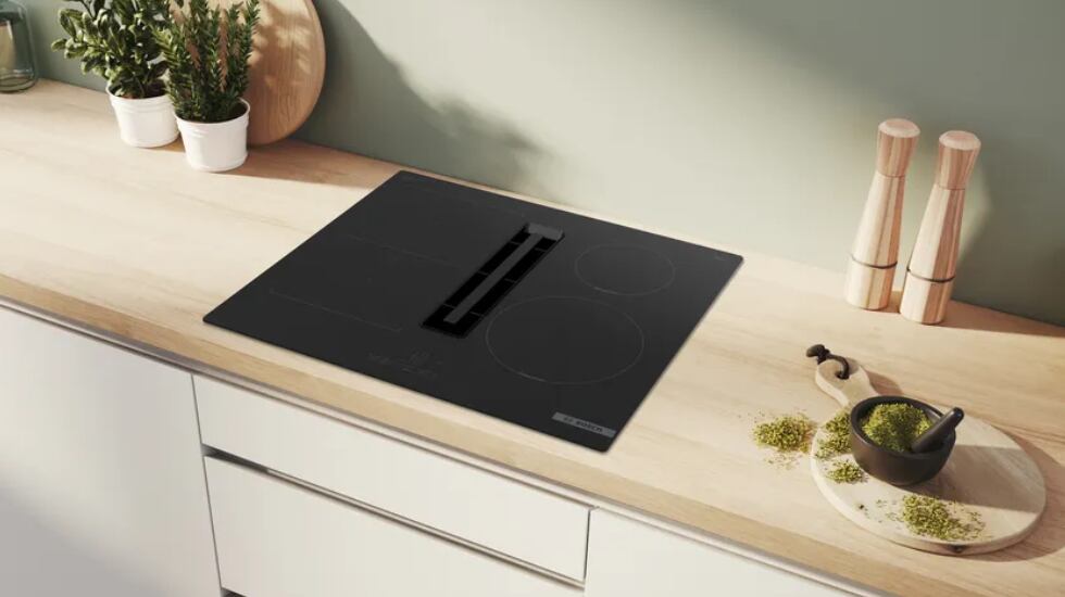Placa de inducción Bosch con extractor integrado.