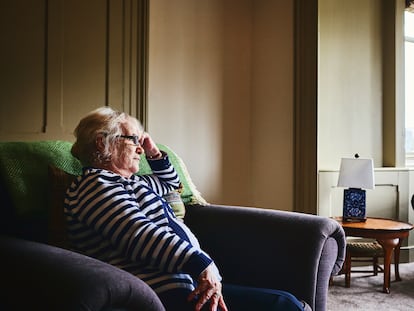 La soledad se relaciona con un mayor riesgo de deterioro cognitivo y de demencia.